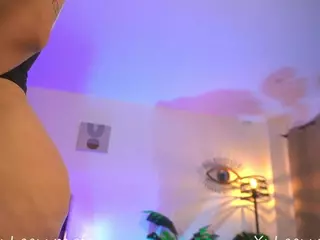 Laauura's Live Sex Cam Show