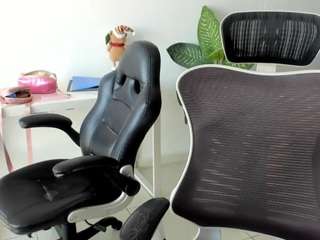 Live webcam model emilybrowm on Soda Cams