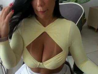 Live webcam model emilybrowm on Soda Cams