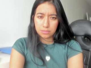 Live webcam model emilybrowm on Soda Cams