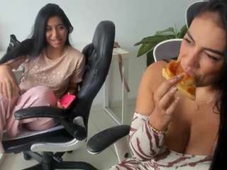 Live webcam model emilybrowm on Soda Cams