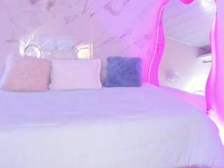 Live webcam model keyriss on Soda Cams