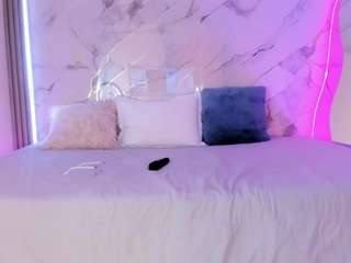 keyriss's CamSoda show and profile