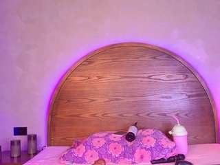 molly-jackson's CamSoda show and profile