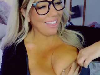 Live webcam model casssidy on Soda Cams