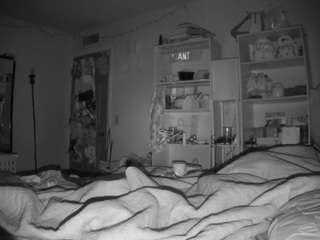 voyeurcam-freakyfeline-01