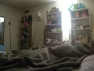 voyeurcam-freakyfeline-01