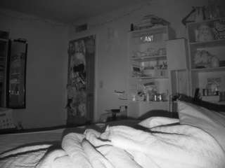 voyeurcam freakyfeline 01