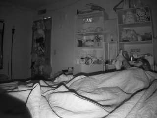voyeurcam-freakyfeline-01