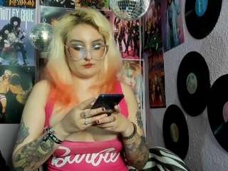 akira-bulma live cam profile