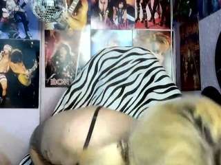Live cam show with Abril Maria