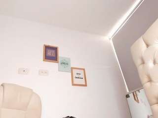 LAURA AMBER live webcam show