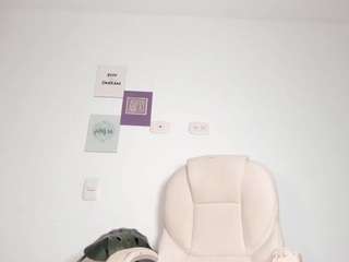 LAURA AMBER live cam preview