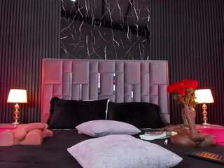 atinxnaugthy webcam model