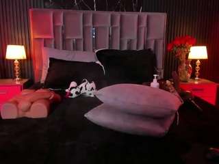atinxnaugthy webcam