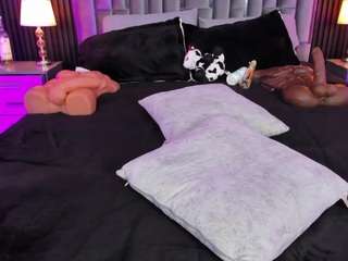 ATINXNAUGTHY live cam