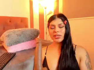 lupitalovee's Live Sex Cam Show