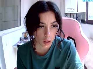  prettyjulliette chat room
