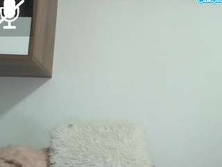  prettyjulliette chat room