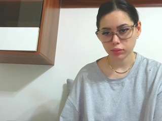 prettyjulliette live cam profile