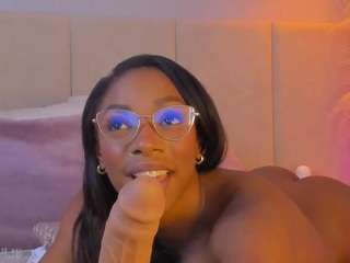 aprilebony Live Webcam on CamSoda