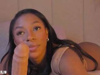 aprilebony Strip live webcam