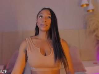 aprilebony Striptease live webcam