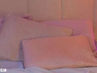 aprilebony Live Webcam on CamSoda