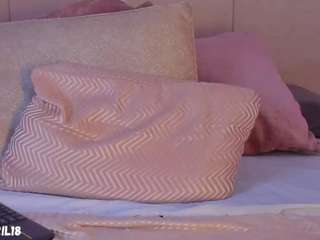 aprilebony live cam profile