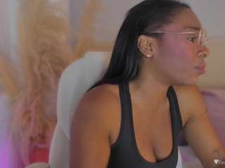 aprilebony live webcam show