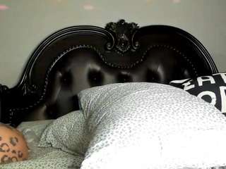 bigbootysarenalo... Live Webcam on CamSoda