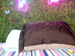 bigbootysarenalove's CamSoda show and profile