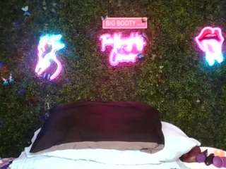 bigbootysarenalove webcam