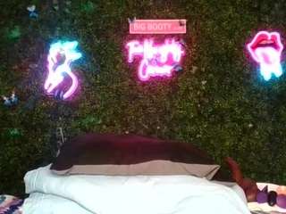 bigbootysarenalove webcam