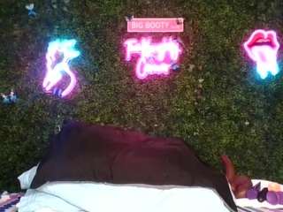 bigbootysarenalove webcam