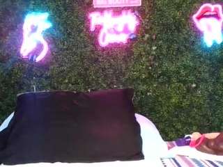 bigbootysarenalove webcam