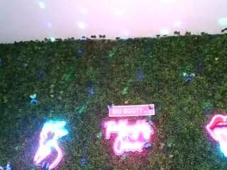 bigbootysarenalove's CamSoda show and profile