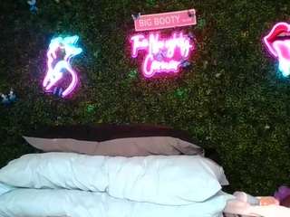 bigbootysarenalove webcam