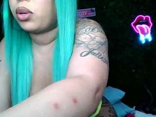 bigbootysarenalove webcam