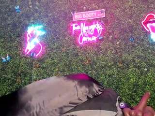 Live webcam model bigbootysarenalove on Soda Cams