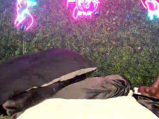 bigbootysarenalove webcam