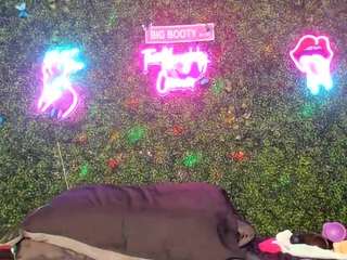 bigbootysarenalove webcam