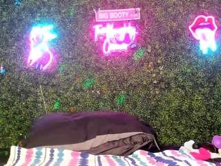 bigbootysarenalove webcam