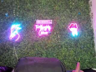 bigbootysarenalove Strip live webcam