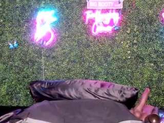 bigbootysarenalove webcam