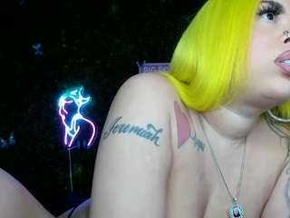 bigbootysarenalo... Live Webcam on CamSoda