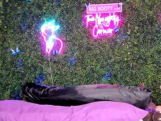 bigbootysarenalove webcam