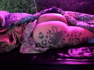 bigbootysarenalove webcam