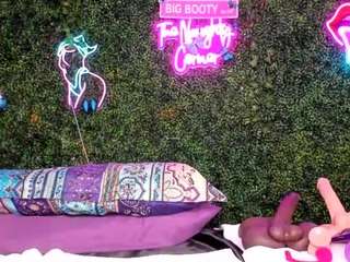 bigbootysarenalove webcam