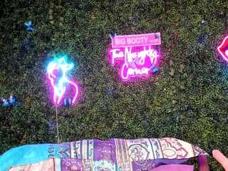 bigbootysarenalo... Live Webcam on CamSoda